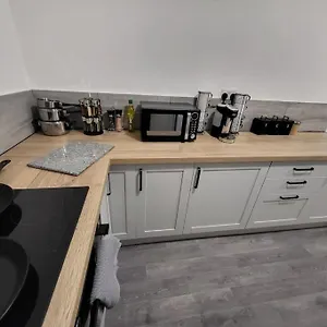 Apartment 3 Bed House, Free Parking. Great For Work Crews - Sleep Rest, Nottingham