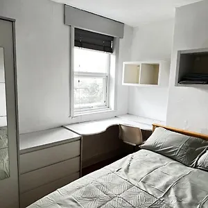 Homestay 36 Park Road House, Nottingham